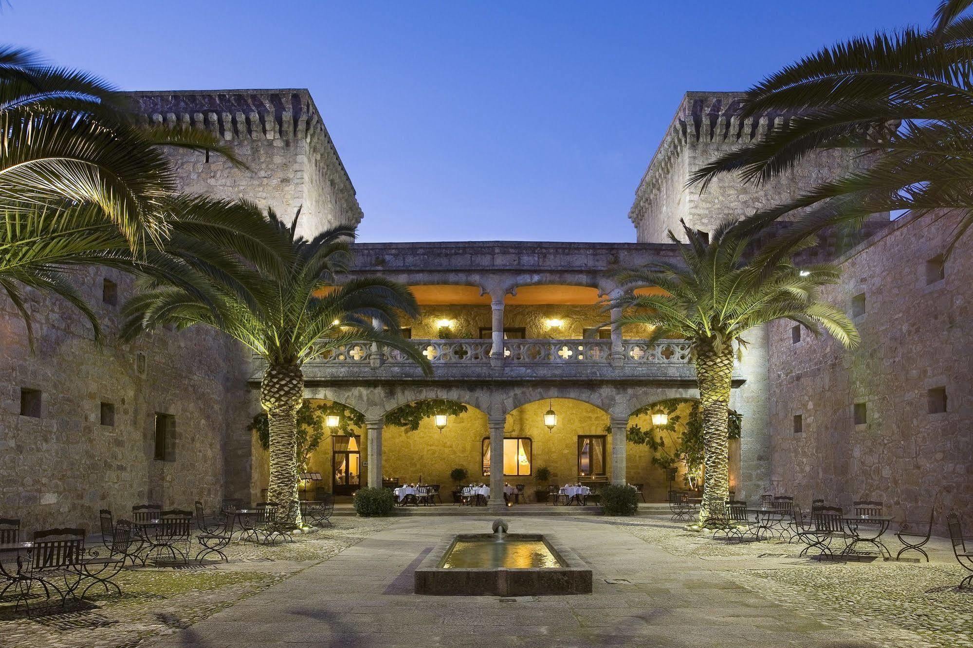 Parador De Jarandilla De La Vera Zewnętrze zdjęcie